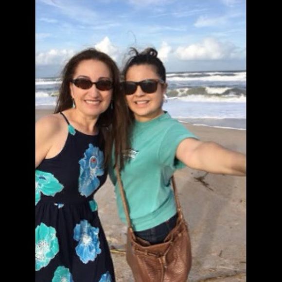 Meet your Posher, Lupe - Picture 1 of 1